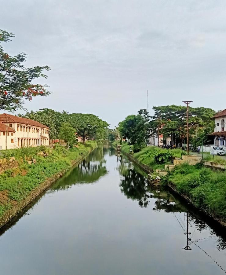 Brooklands Avenue Hotel Alappuzha Exterior foto